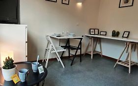 Lovely Studio Equipped For 2 In Aix En Provence
